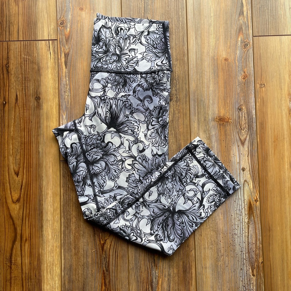 Lululemon Wunder Under Crop (Hi-Rise) *Full-On Luxtreme 21”